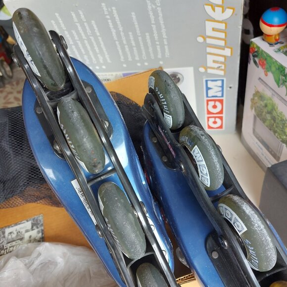 Roller Blades CCM Inlines Men's - Size 8 - Lazer SR and Protective Gear - Picture 8 of 12